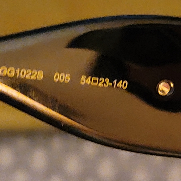 Gucci Sunglasses W/ Chain/ UNISEX/ FULL INCLUSION - Picture 5 of 7
